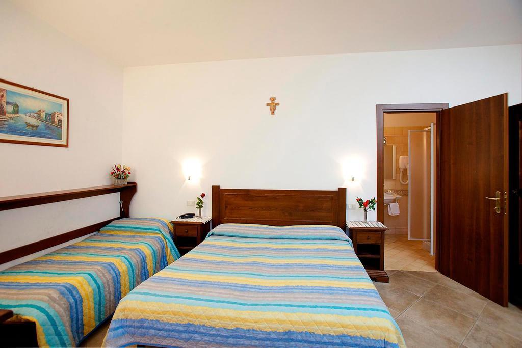 Hotel Da Angelo Assisi Esterno foto