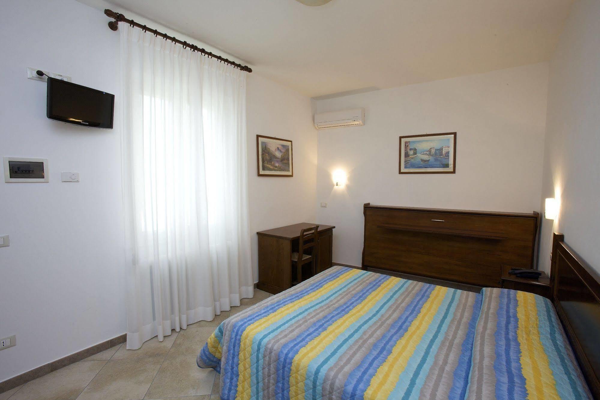 Hotel Da Angelo Assisi Esterno foto