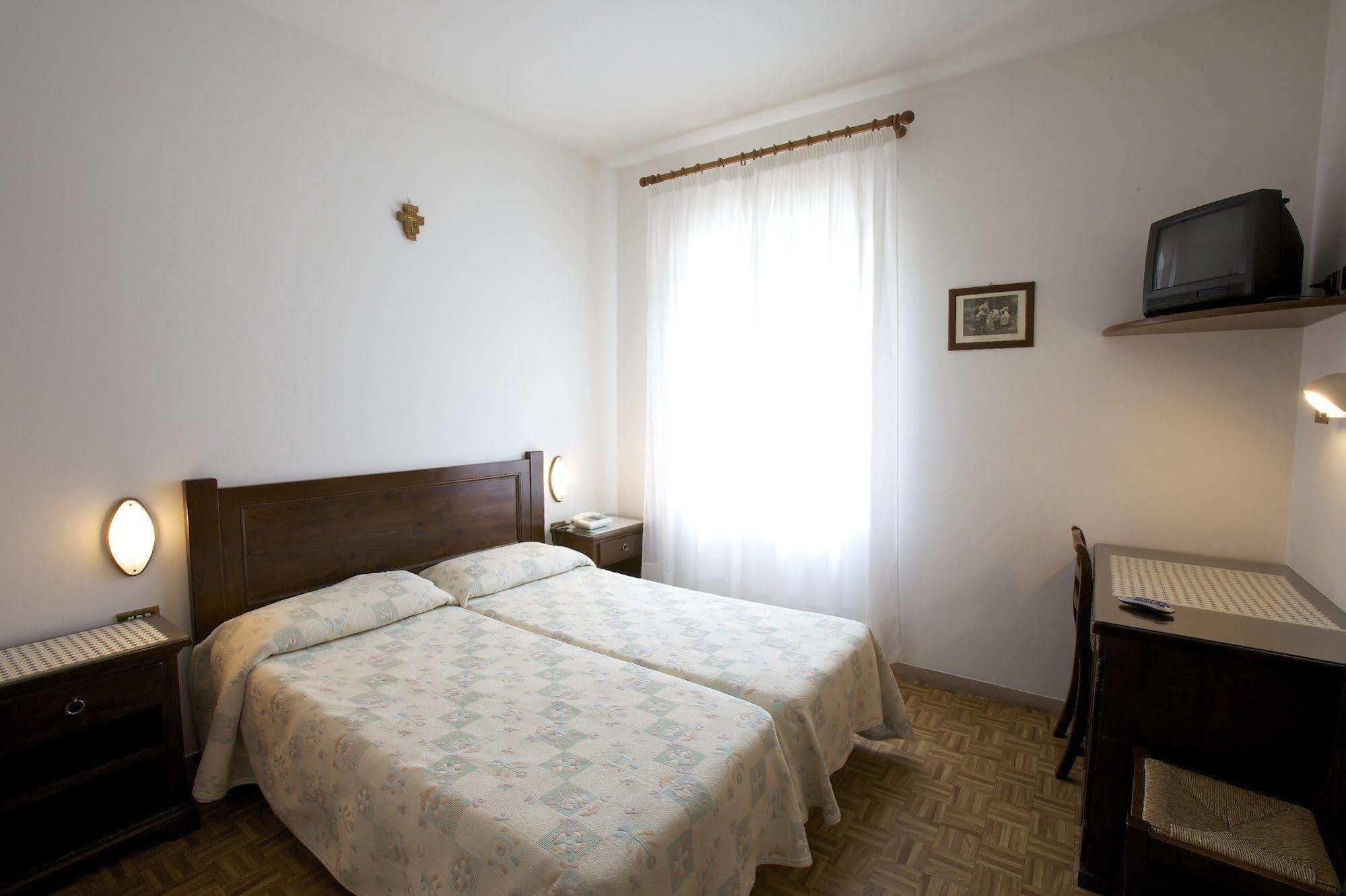 Hotel Da Angelo Assisi Esterno foto