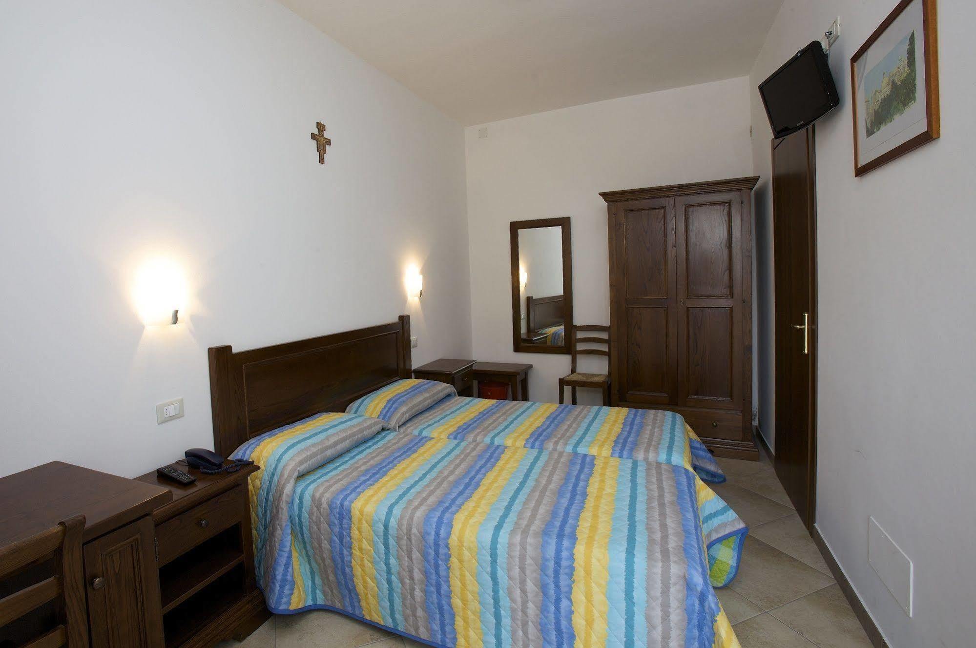 Hotel Da Angelo Assisi Esterno foto